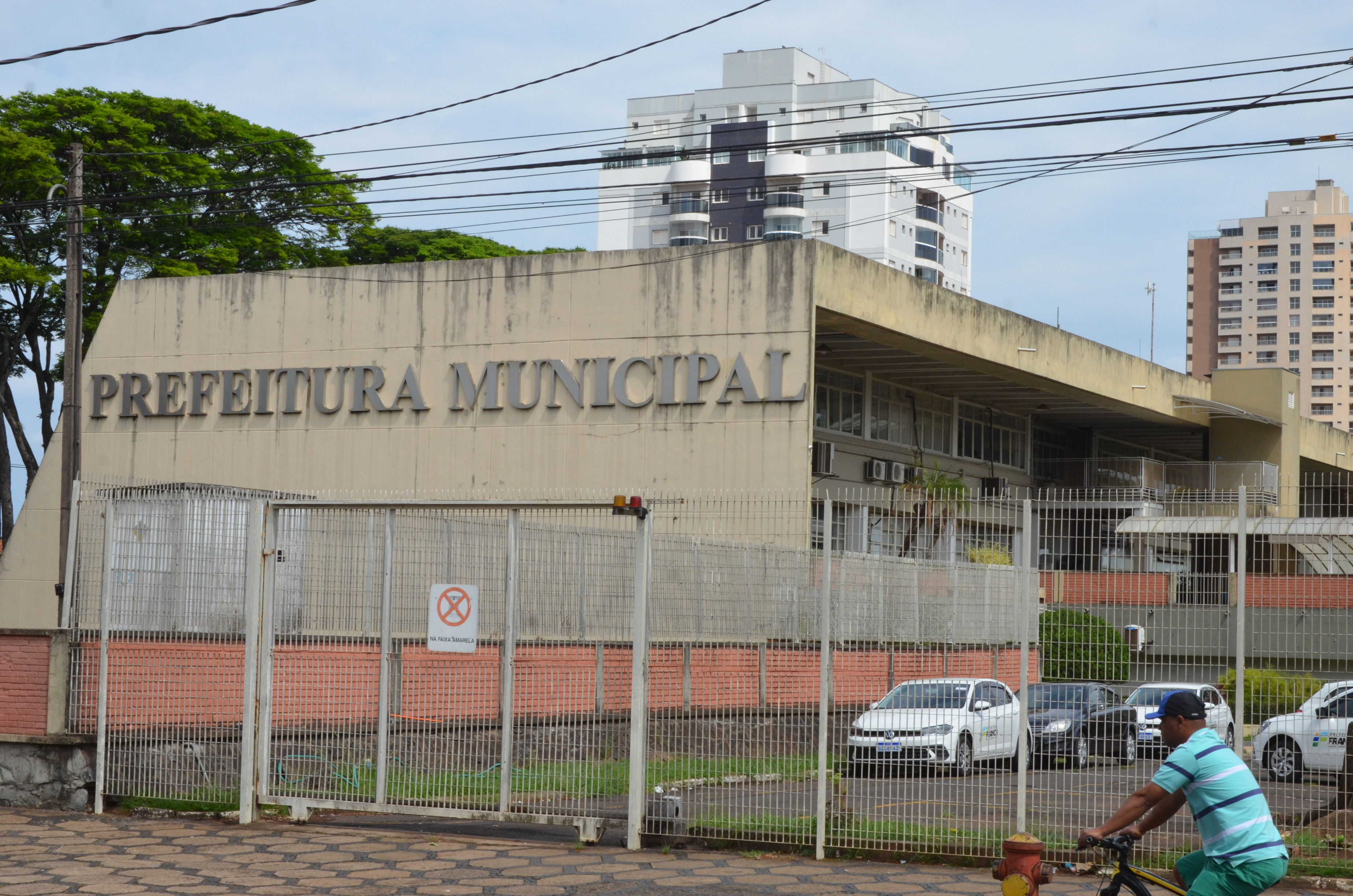 Repartições municipais fecham no feriado de Ano Novo; serviços essenciais são mantidos