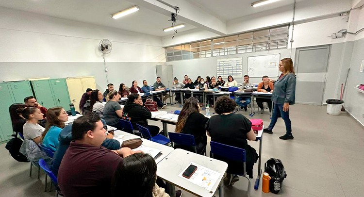 Saúde realiza ações de promoção à saúde para adolescentes