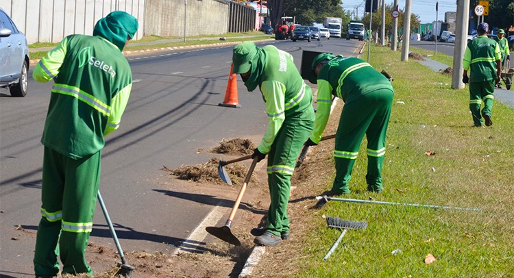 Ações de limpeza pública atendem a vários bairros
