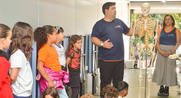 Escola do Jardim Aeroporto 2 recebe o Ciênciamóvel