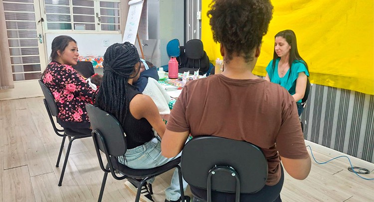 CRASs promovem atendimentos, oficinas e ações comunitárias