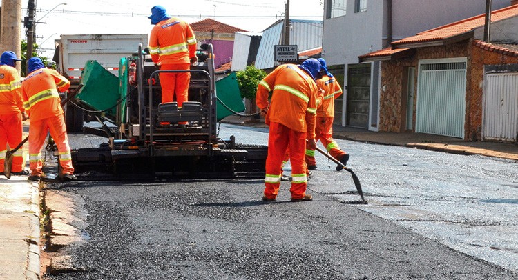 Vias do Ângela Rosa recebem recapeamento asfáltico e obras de drenagem