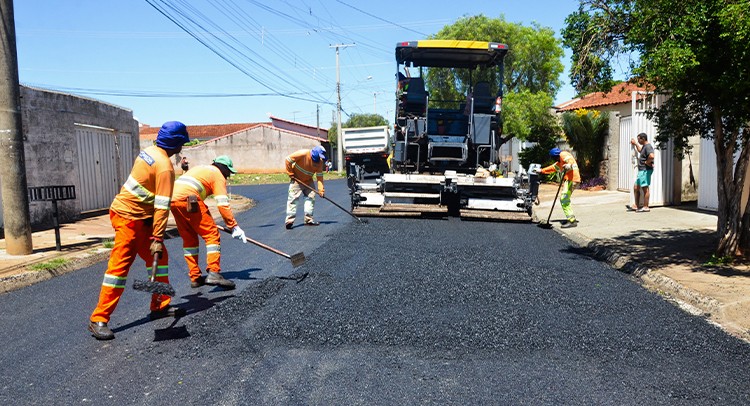Programa ‘Asfalto Novo’ começa o recapeamento no Jd. Aeroporto