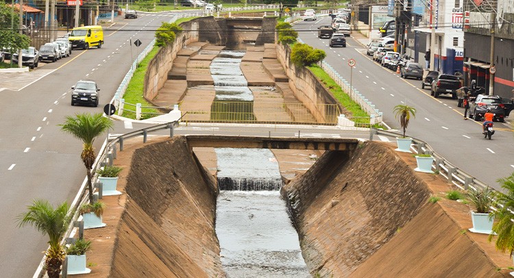 Prefeitura abre licitação para obras viárias de contenção