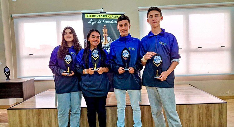 Natação conquista 62 medalhas em Araraquara