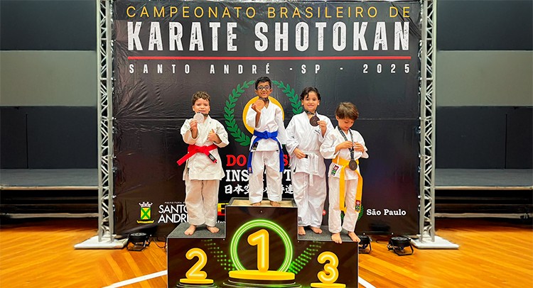 Franca conquista 47 medalhas e título geral no Karatê