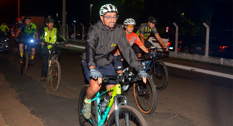 'Esporte e Cultura' realiza nova edição do Passeio Ciclístico Noturno