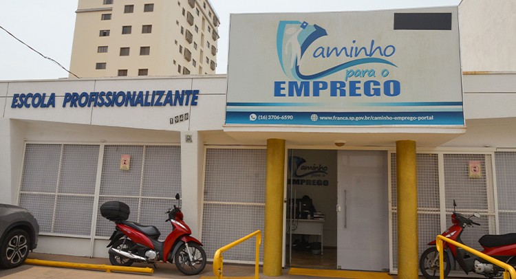 ‘Caminho para o Emprego’ realiza formatura de mais de 50 alunos