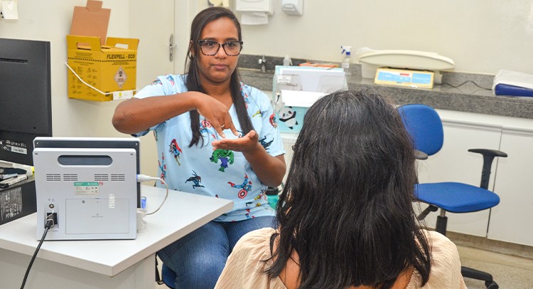 Servidores concluem curso de Libras