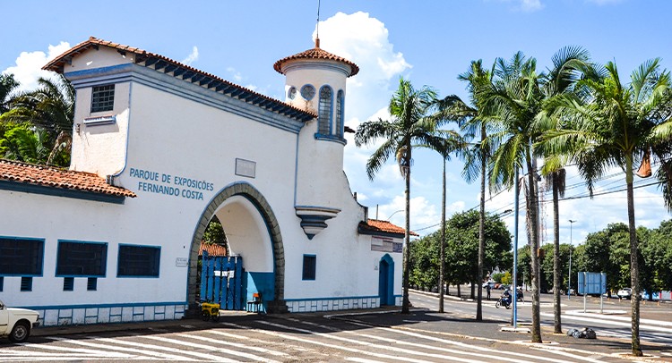 Ano Novo: repartições municipais têm alteração no horário de expediente