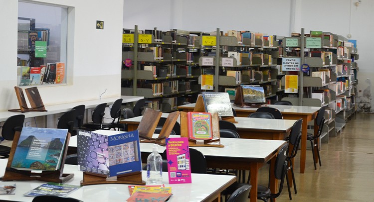 Biblioteca Municipal amplia acervo com 1,4 mil novos títulos
