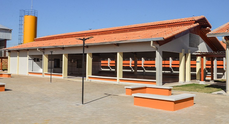 Escolas municipais voltam às aulas nesta quinta-feira