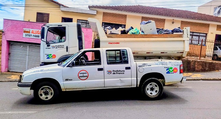 Recanto Elimar l e ll, Residencial Dourado e Vila Real recebem o 'Arrastão da Dengue'