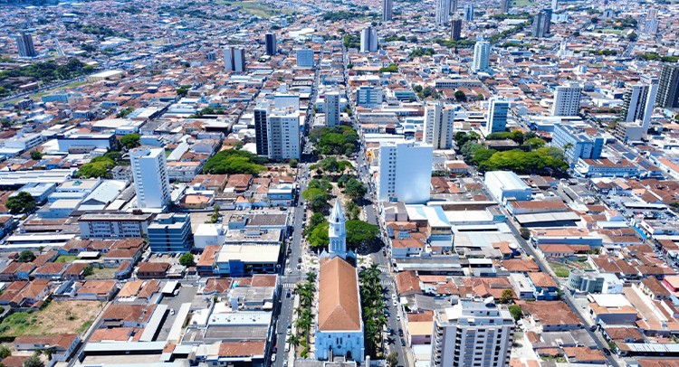 Leilão de imóveis será nesta segunda-feira