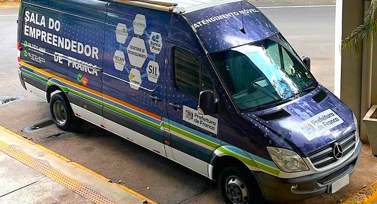 Leporace recebe o Programa 'Bora Crescer nos Bairros'