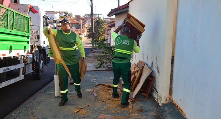 Prefeitura já coletou mais de 264 toneladas de móveis e inservíveis pela ‘Recolha Agendada’
