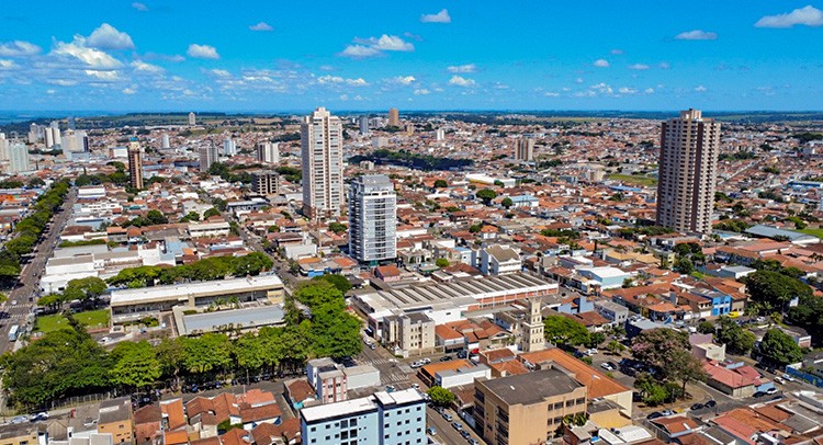 Prefeitura realiza leilão de 37 imóveis em diversos bairros da cidade