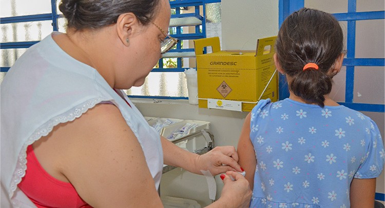 Sábado é dia de atualizar as vacinas de crianças e adolescentes