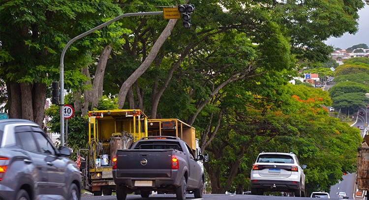 Semáforo da avenida Major Nicácio será ativado nesta sexta-feira durante obras no Cubatão
