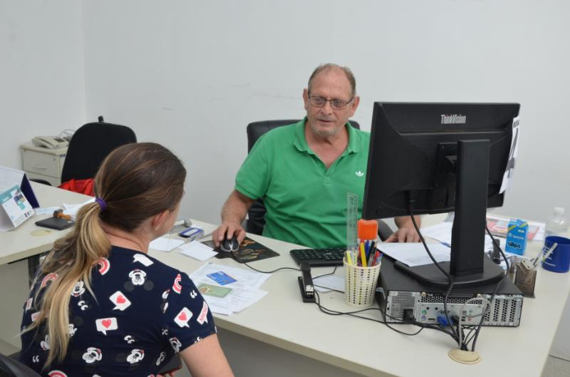 Semana começa com mais de 160 vagas de emprego abertas