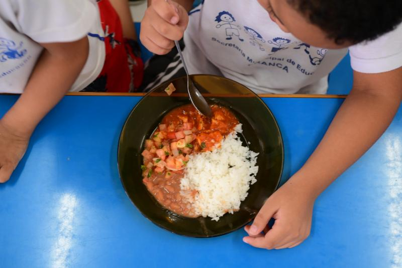 Educação oferece cardápio especial de Páscoa para 62 mil estudantes