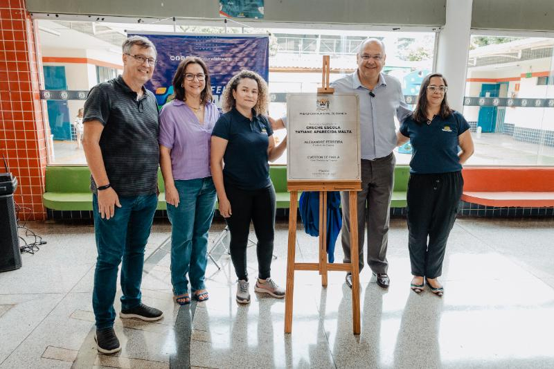 Prefeito entrega ampliação de creche do Tropical 2