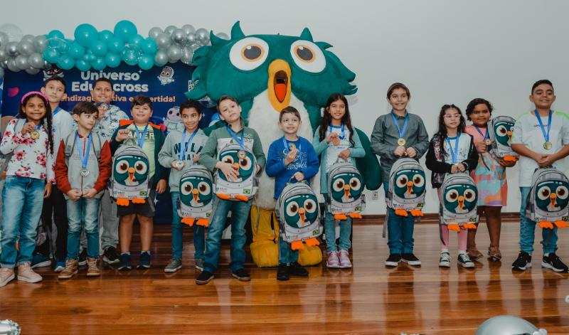 Alunos são premiados em Olimpíada de Matemática na Educação