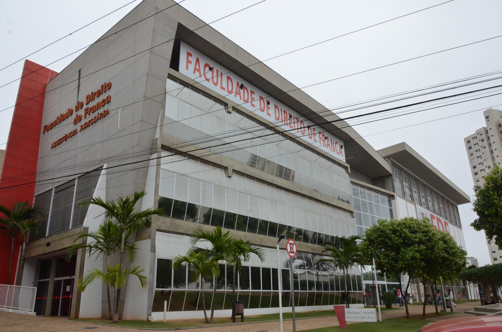 Faculdade de Direito divulga classificados da pós-graduação