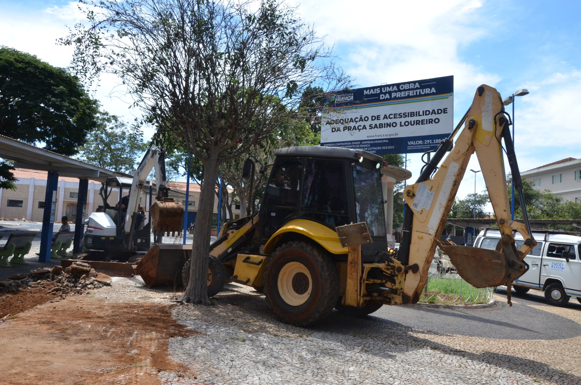 EMDEF inicia obras de acessibilidade na praça Sabino Loureiro
