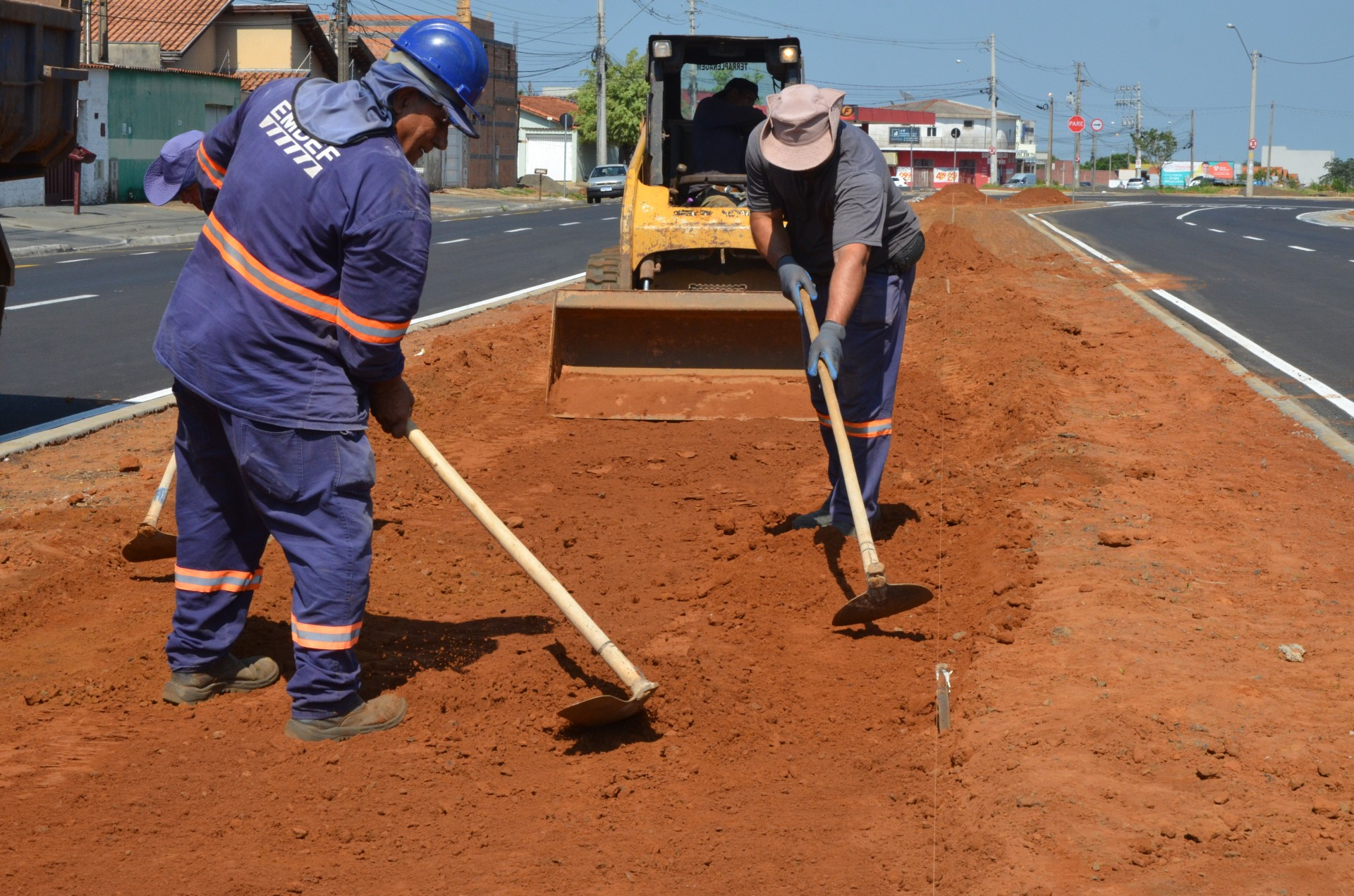 Prefeitura inicia ciclovia na avenida Geralda Rocha Silva