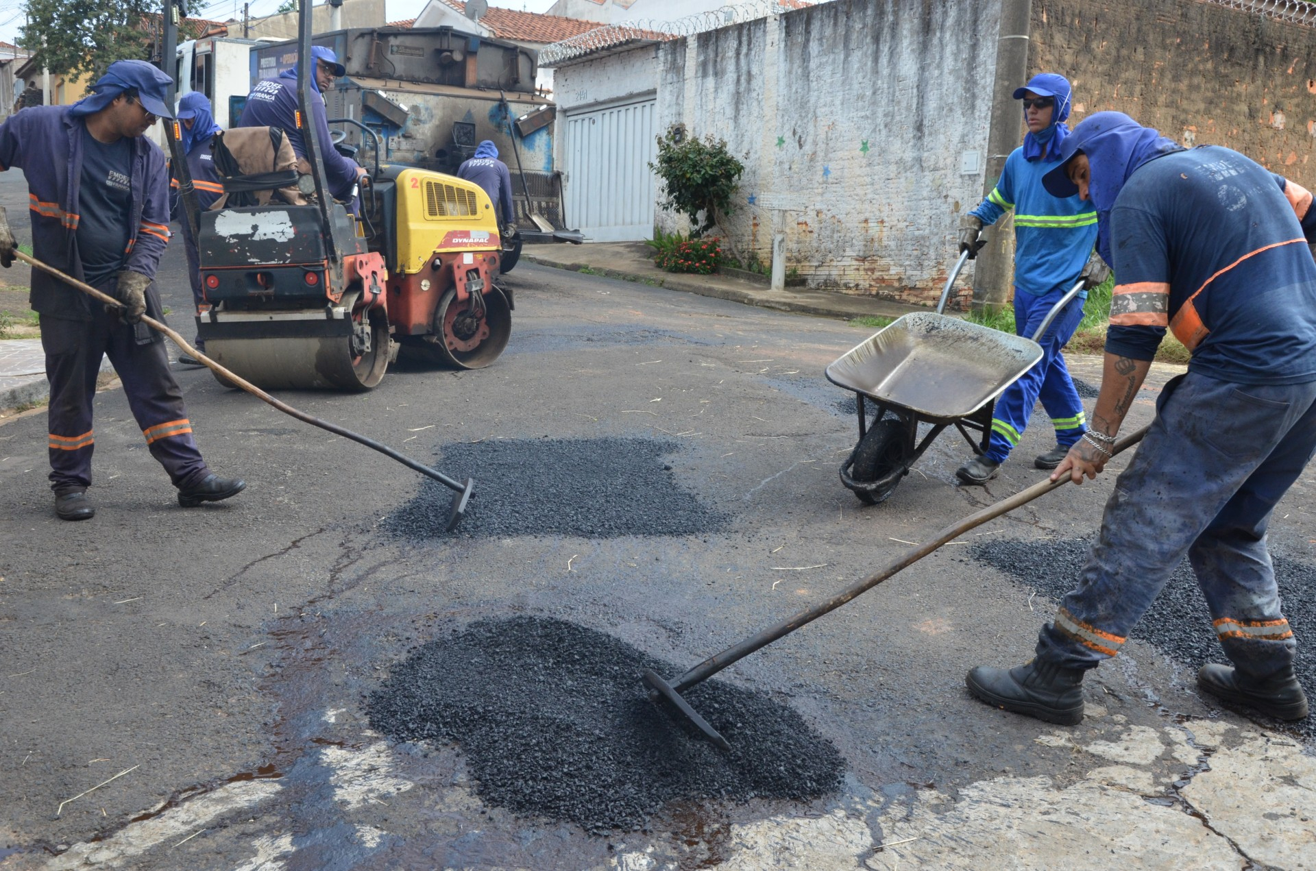 Emdef intensifica ações de tapa-buraco