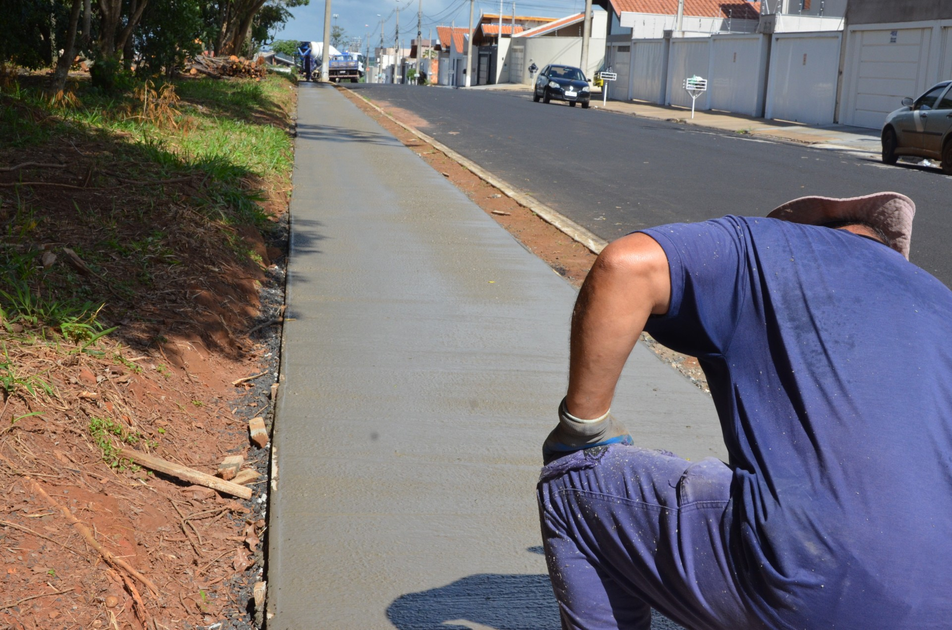 Emdef prepara ampliação de calçadas na rua Dos Pracinhas