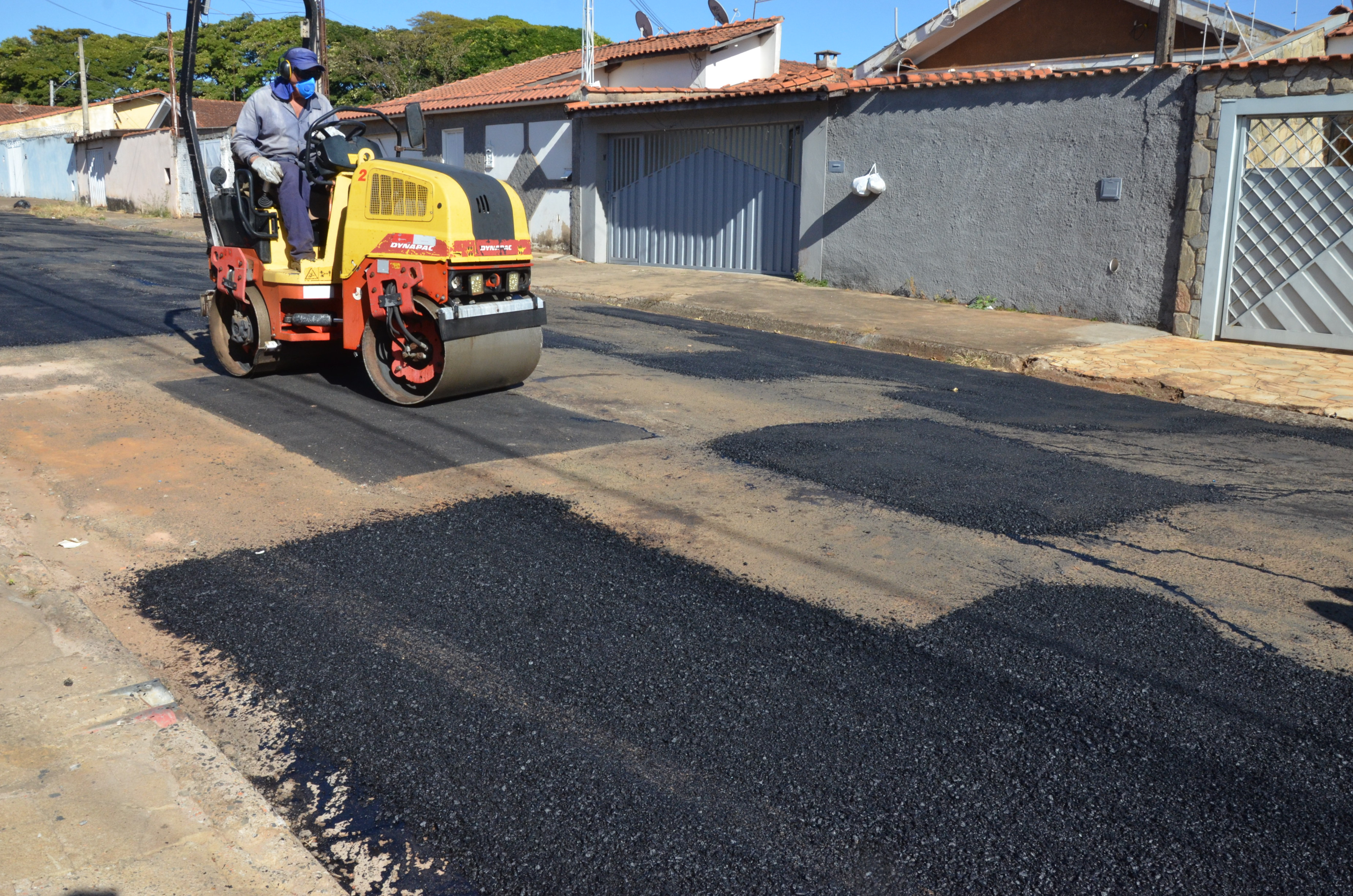 Emdef intensifica serviços de remendo asfáltico