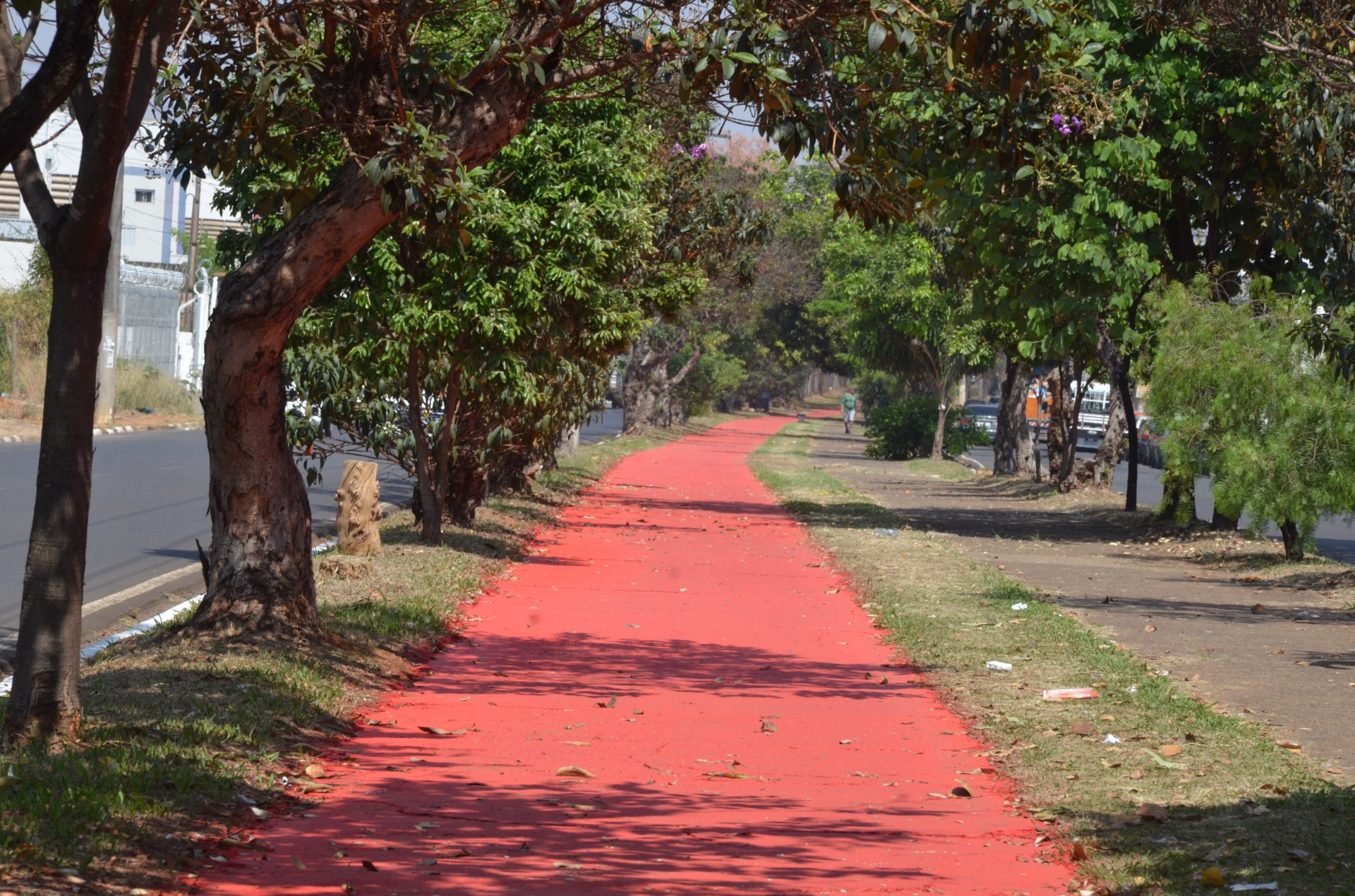 Ciclovia do Distrito Industrial a Estação recebe nova pintura