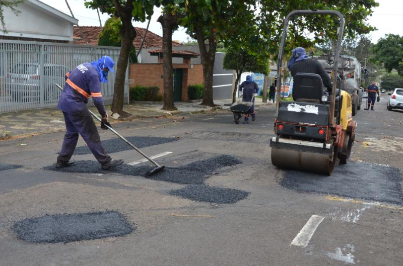 Emdef mantém serviços de tapa-buracos durante o carnaval