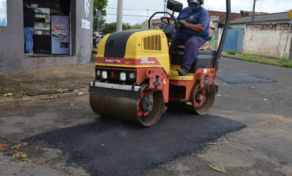 Emdef mantém equipes de remendo asfáltico neste sábado