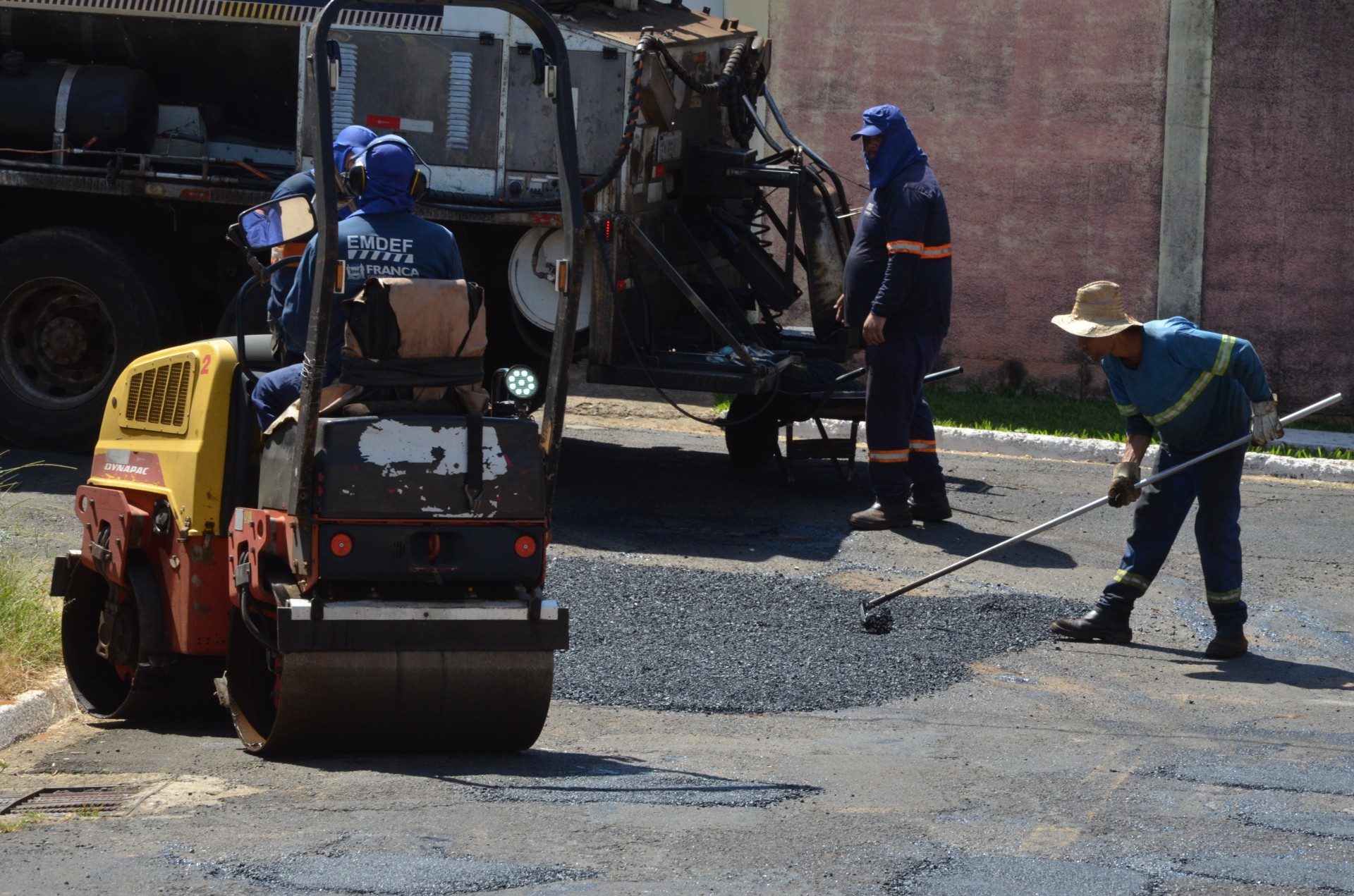 Com 6 equipes, Emdef intensifica tapa-buracos