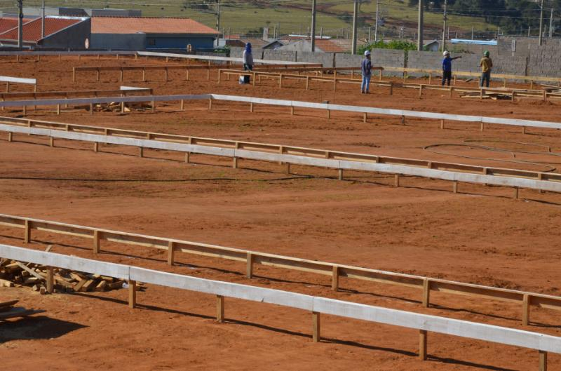 Prefeitura inicia construção de escola no Jardim Adelinha