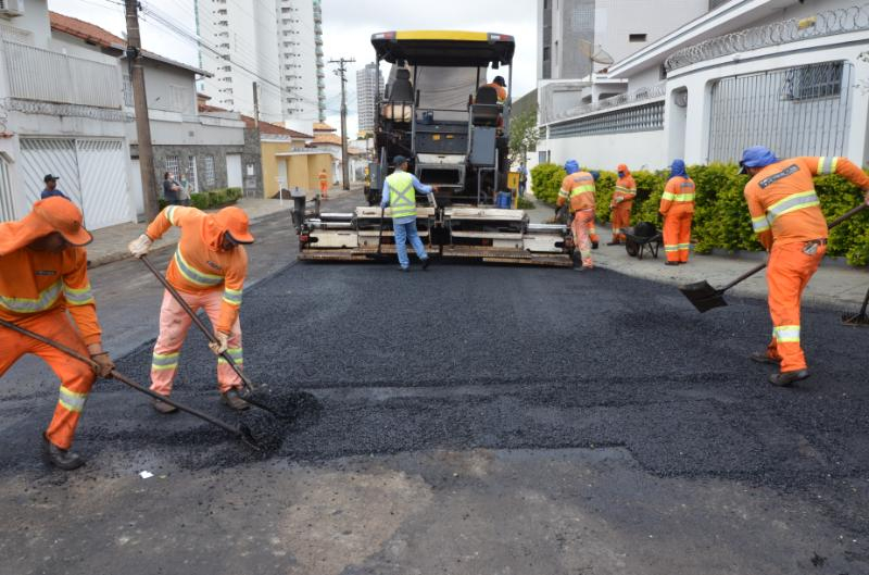 Ruas da Cidade Nova e Baldassari continuam sendo recapeadas
