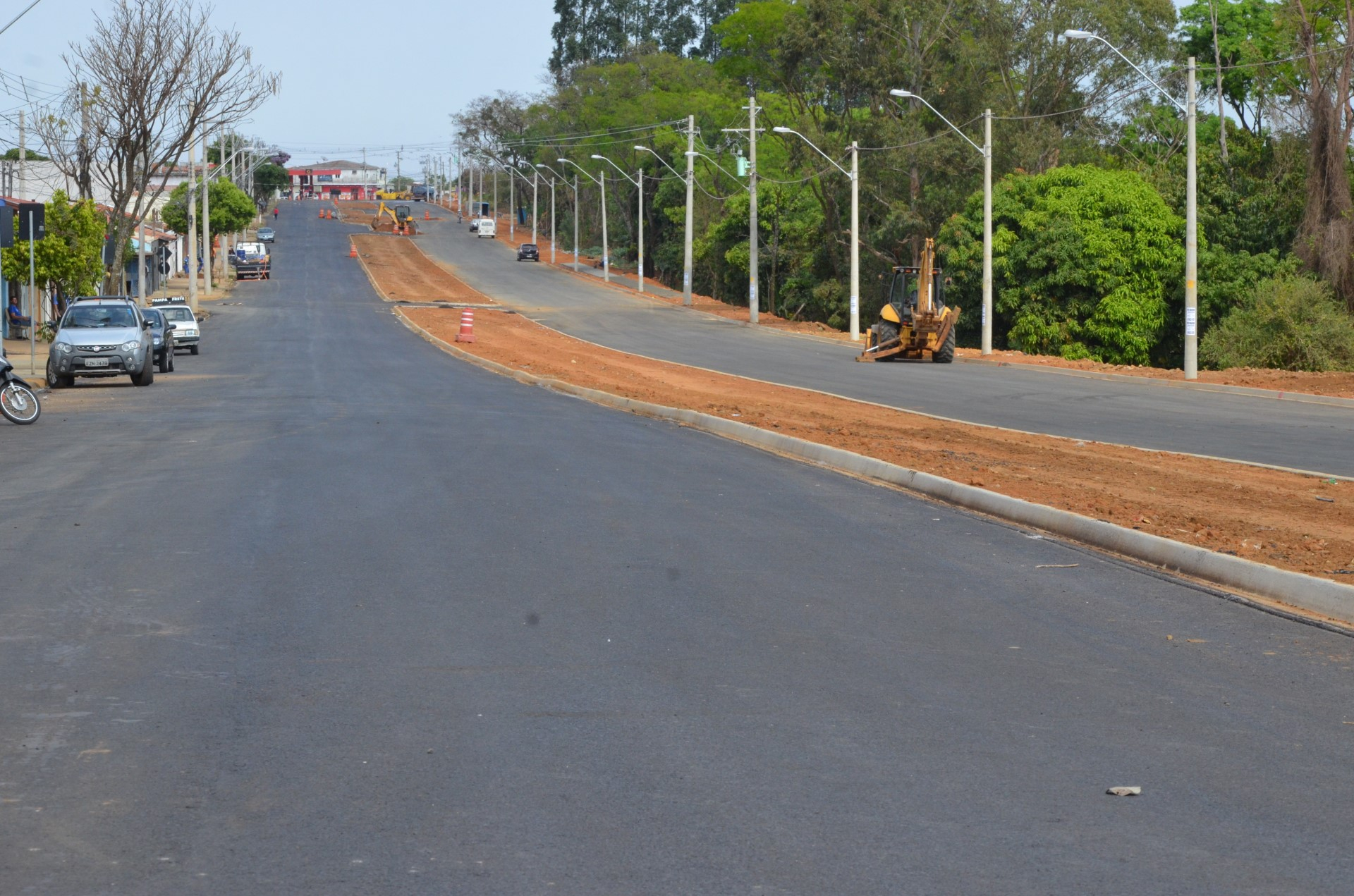 Prefeitura conclui asfalto e prepara sinalização da avenida Geralda Rocha Silva