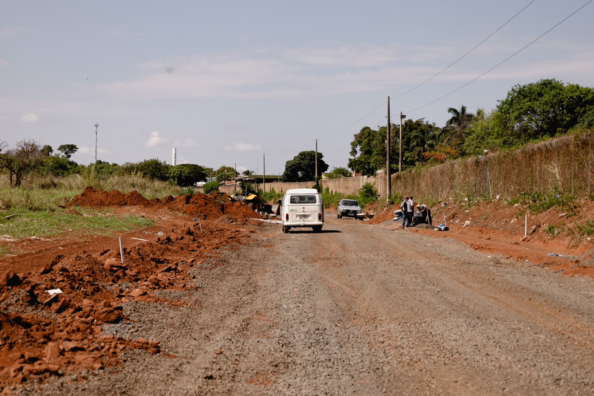 Obras de pavimentação da avenida Sidney Romeu de Andrade continuam