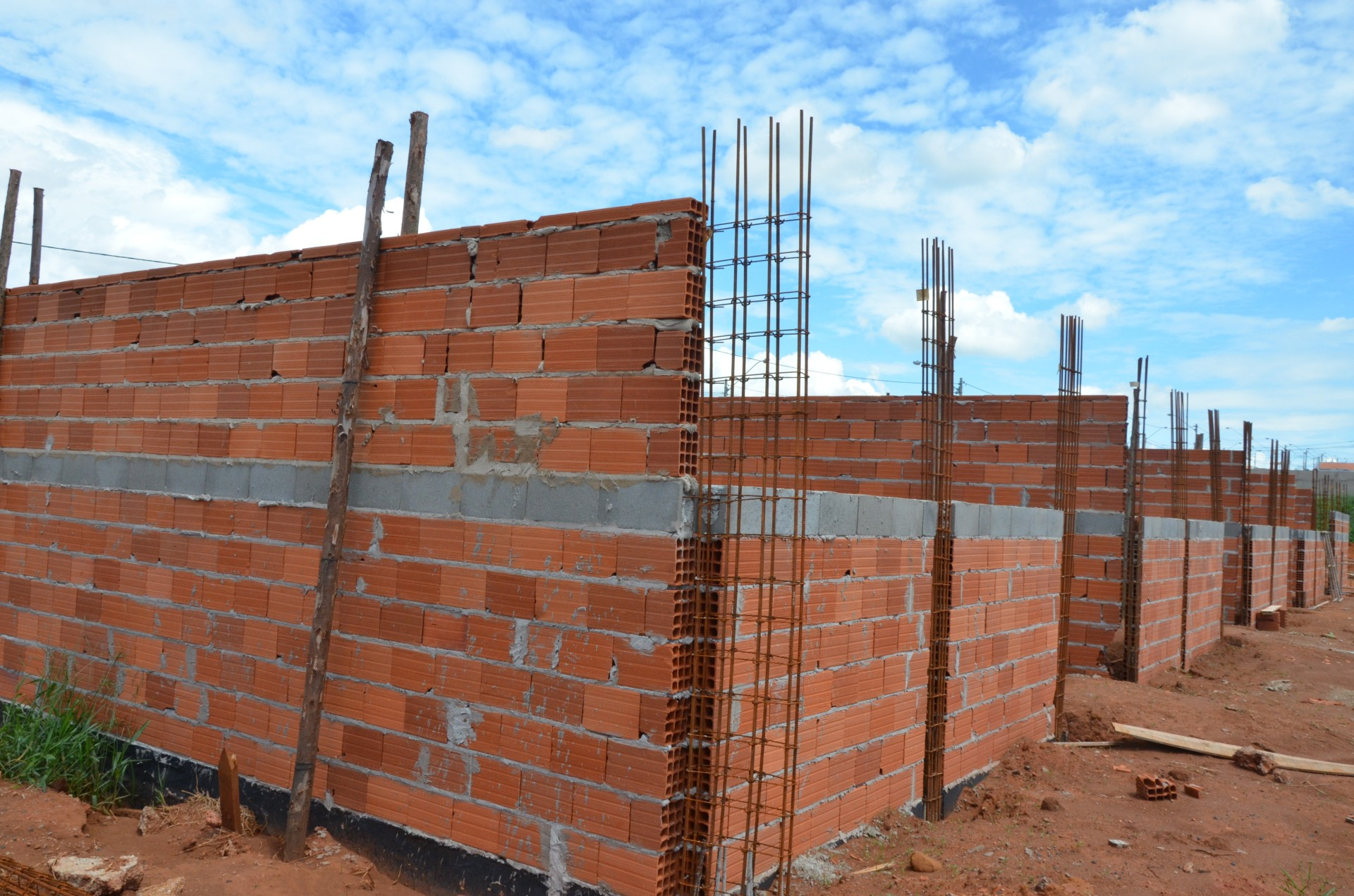 Escola do Adelinha entra na fase de alvenaria