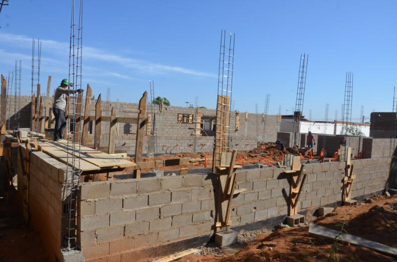 Obras da nova escola na Vila São Sebastião estão em andamento