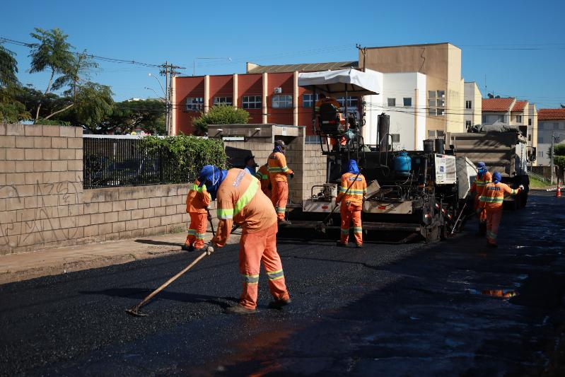 Prefeitura executa recapeamento no Leporace