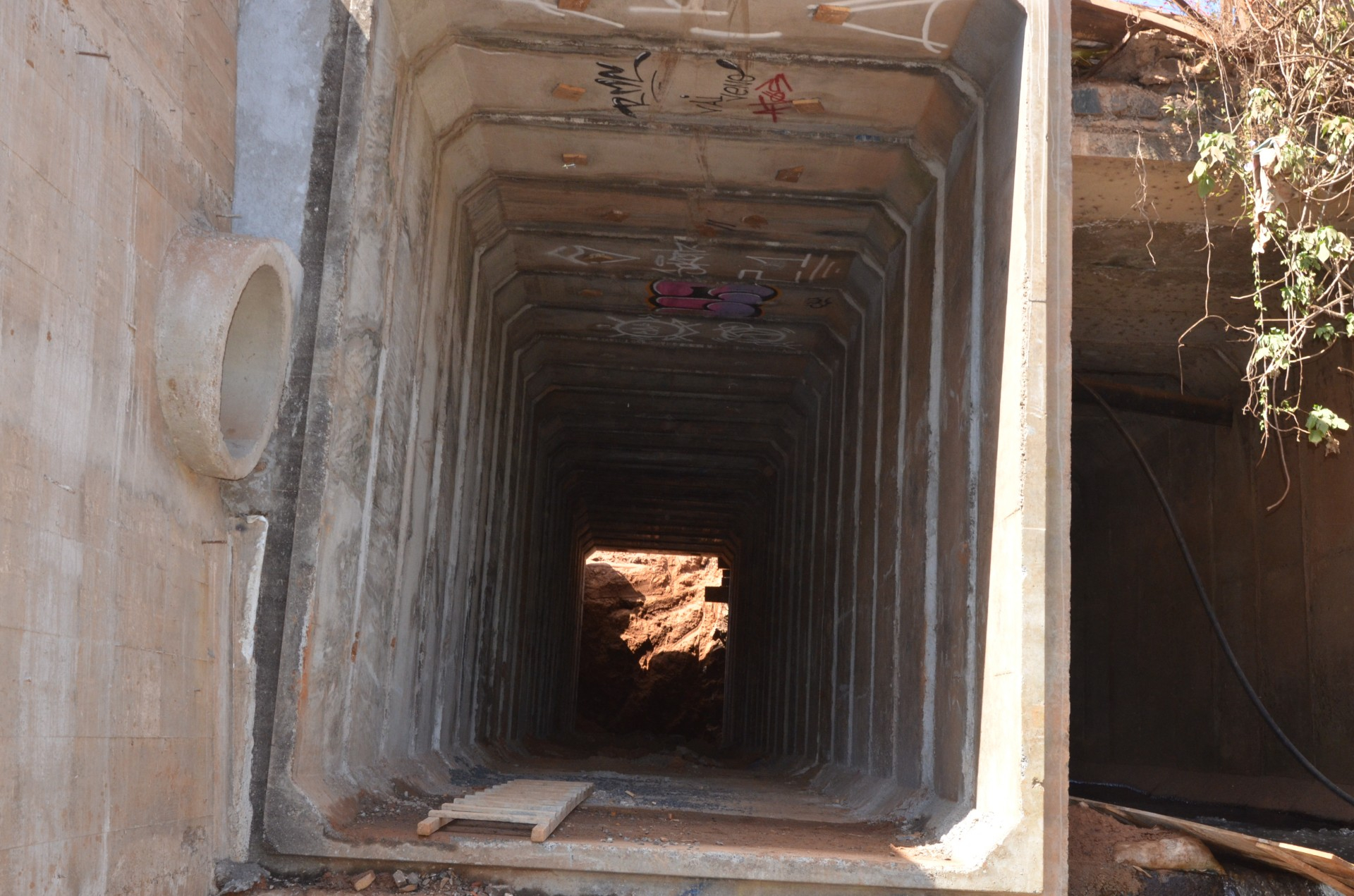 Obras em fase de conclusão na ponte do Engenho Queimado