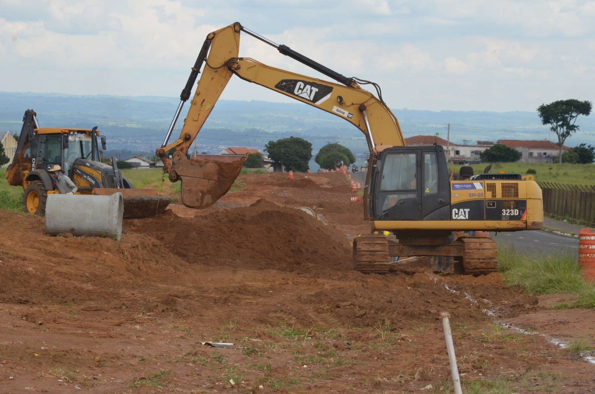 Prefeitura segue com obras de duplicação da Euclides Vieira Coelho