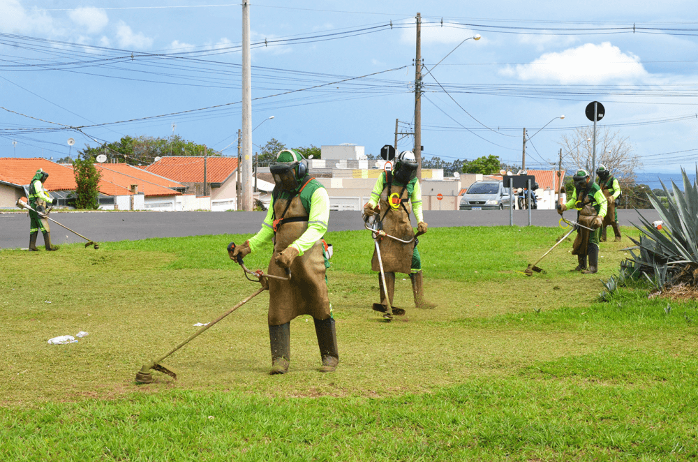 Prefeitura intensifica serviços de limpeza pública
