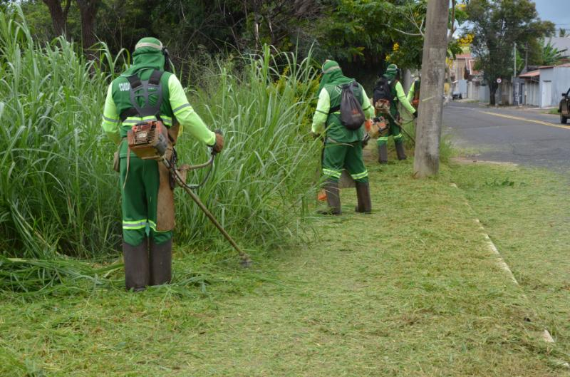 Meio Ambiente intensifica limpeza em áreas públicas