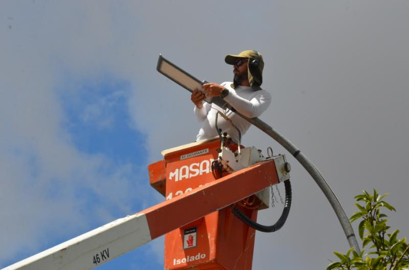 Trecho da Av. Ismael Alonso y Alonso recebe nova iluminação