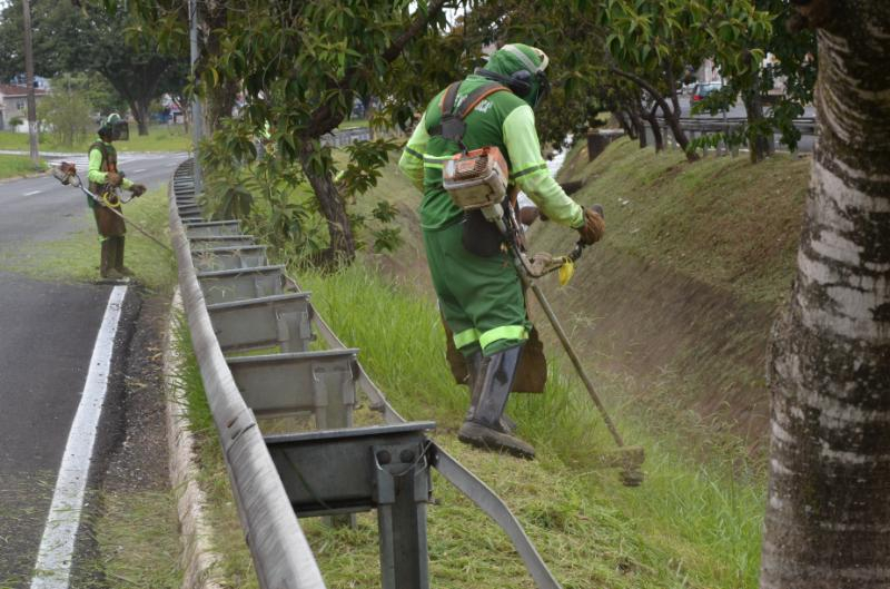 Limpeza Urbana é intensificada por toda a cidade